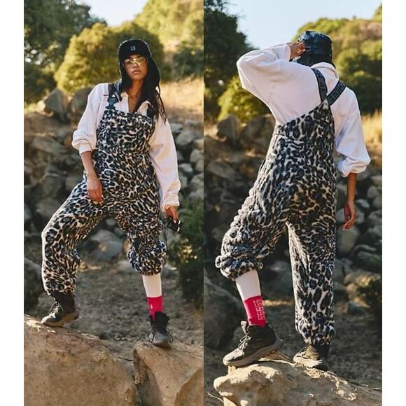 NEW Free People Hit The Slopes Fleece Salopette Snow Leopard Print Combo Size XL - Picture 1 of 11